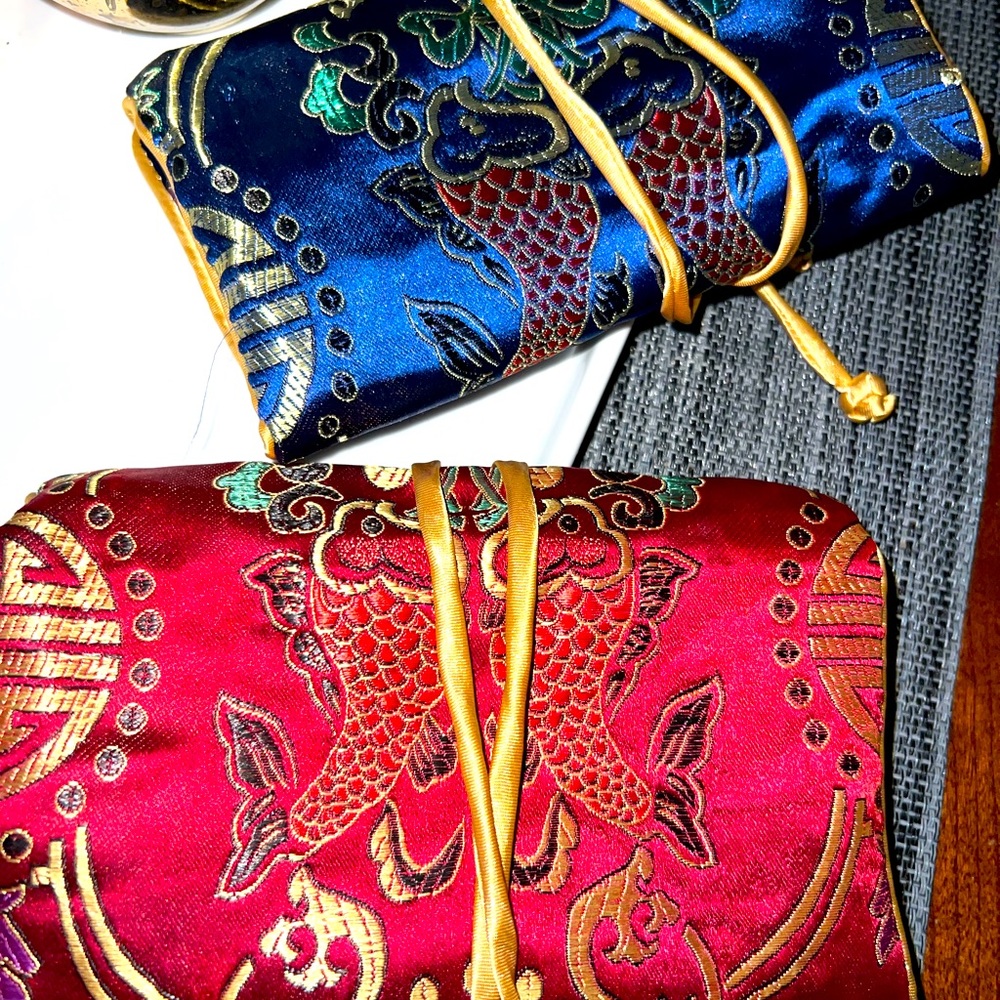 🥰🍭Asian  satin embroidery cosmetic bag - Picture 4 of 4